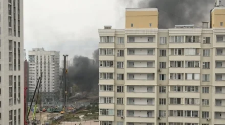 Строящийся жилой дом горит на левом берегу Астаны