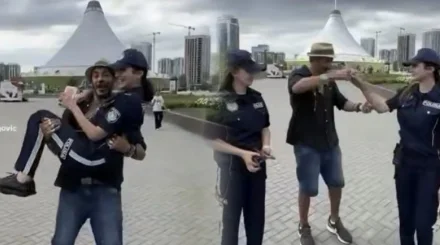 «Мұндай әрекетке жол жоқ»: блогермен видео түсірген полицейлер жұмыстан кетті