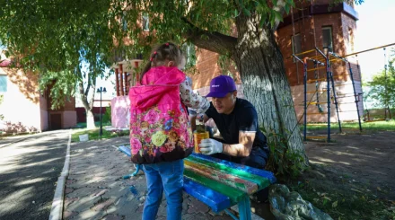   ​«Таза Қазақстан»: Құрылтай депутаттары балаларды қолдау орталығының аумағын абаттандырды   