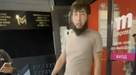 Скандал в торговом доме Косшы: пьяного нарушителя арестовали