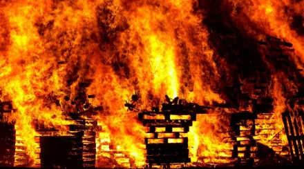 Пожар на площади 200 квадратных метров ликвидировали в Караганде