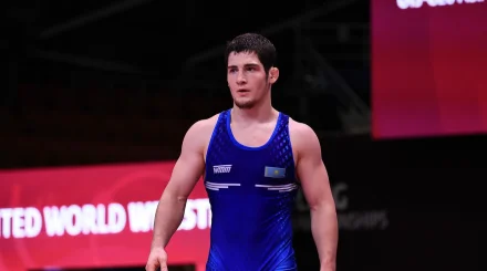 Казахстанец вырвал победу у чемпиона мира по вольной борьбе: сборная взяла восемь медалей в Ереване