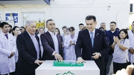Аким ВКО Нурымбет Сактаганов и Айдын Рахимбаев открыли интернат и спорткомплекс в селе Құлынжон