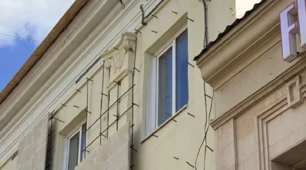 «Арматура қағылған»: Астанада ғимарат қасбетінің жөнделуі тұрғындарды шошытты