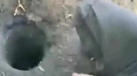 Ребенок провалился в яму для столба в Караганде