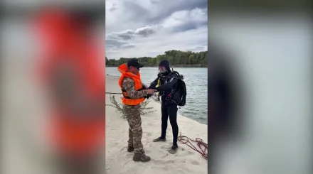 Павлодарда қайық аударылып, бір адам жоғалып кетті