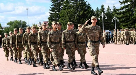 Призывников Уральска торжественно проводили на службу в Алматы