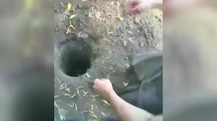 Два с половиной метра глубины: в Караганде маленький ребёнок угодил в яму
