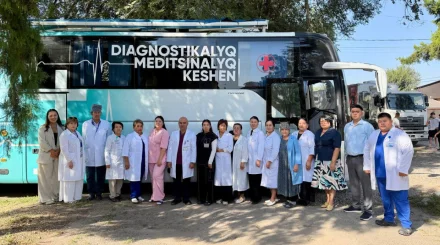 Казахстанские врачи начали прием жителей отдаленных сел Кыргызстана