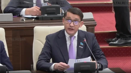   Биыл ғылымға 260 миллиард теңге бөлінді: депутат Тілектес Адамбеков министрден қаржының қайтарымын сұрады   