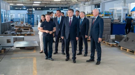 От автобуса до заводских цехов: аким ВКО проинспектировал Усть-Каменогорск