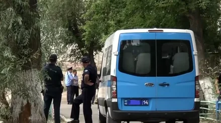 Успели в последний момент: полицейские спасли девушку в Павлодаре