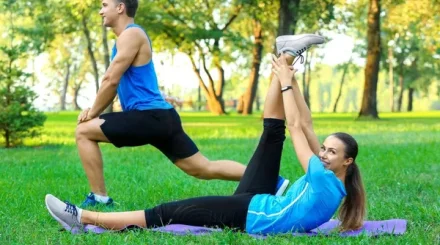 Простые утренние упражнения, которые помогут проснуться