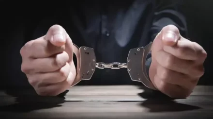 Заключённый вымогал деньги по видеосвязи прямо из тюрьмы