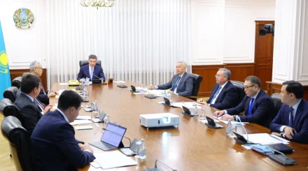  Олжас Бектенов инвестиция тарту жүйесін жетілдіру мәселелері жөнінде кеңес өткізді 