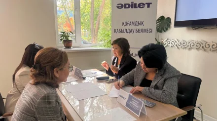 Защита детей, помощь кандасам и поддержка бизнеса: партия “Әділет” провела День открытых дверей