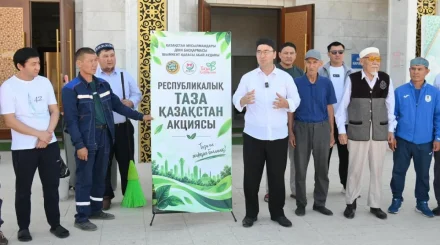 Шымкентте мешіт жамағаты «Таза Қазақстан» акциясына атсалысты