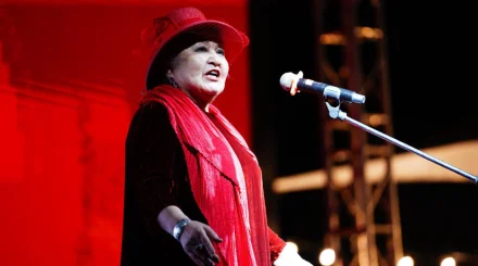 80-летие театра: артисты показали спектакль на Кок-Тобе