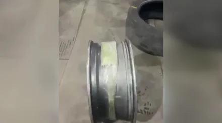Абақтыға телефондарды көлік дөңгелегіне жасырып кіргізбек болған