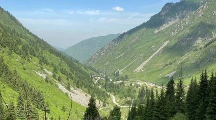 Алматыға  сәуір мен қазанда не үшін бару керек?
