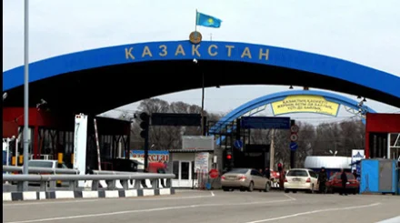 Автомобильные пункты пропуска на границе с Китаем закроют на один день