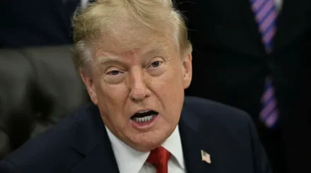 Трамп запретил трём СМИ доступ в Белый дом