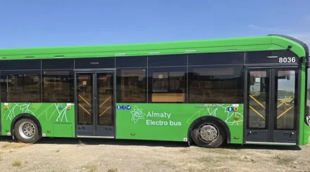 Жёсткое ДТП с автобусом в Алматы: девять человек обратились за помощью