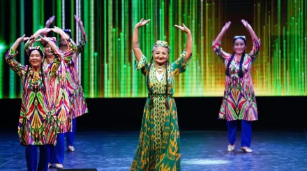 «Алматыны аяла!»: 50 жастан асқан әуесқой өнерпаздар сахна төрінде