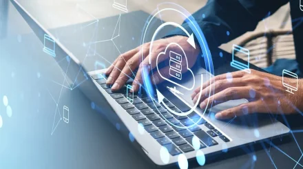 ИИ помог Интерполу опознать опасных преступников