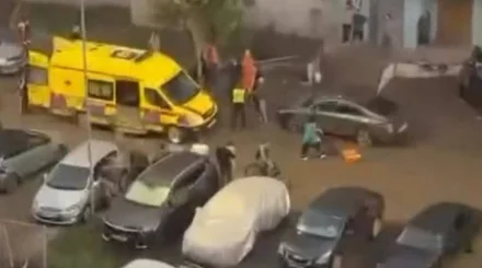 Шестилетний ребёнок погиб под колёсами автомобиля во дворе дома в Экибастузе