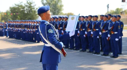 Алматыда әскери оқу орнының курсанттары Отанға адал болуға ант берді