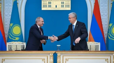 Тоқаев Армения елінің басшыларын Тәуелсіздік күнімен құттықтады