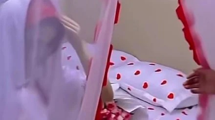  «Қыңқ еткен дыбысың шықпайтын болсын!»: Жаңа түскен келінге дөрекі сөйлеген әйелдің видеосы қызу талқыланып жатыр 