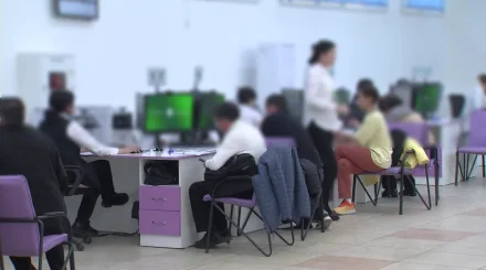 Халыққа қызмет көрсету орталығының қызметкерлері мыңдаған шетелдікке құжатты заңсыз рәсімдеген