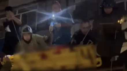 В Рудном женщина упала с пятого этажа на крышу кафе