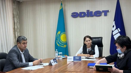   «Әділет» партиясының депутаты азаматтарды қабылдап, өтініштерін қарады   