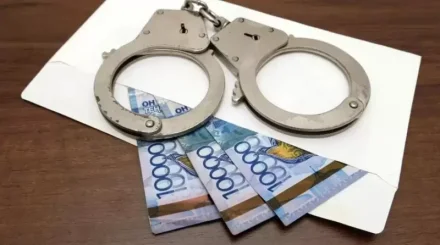 Пограничники в ЗКО вымогали деньги у азербайджанца, пугая депортацией