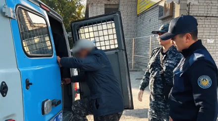Без жилья, документов и связи с родными: кому помогает полиция в области Абай