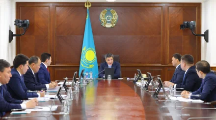  Олжас Бектенов мұнай өңдеу саласын дамыту мәселелері жөнінде кеңес өткізді 