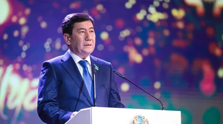 Ерлан Қошанов Қазақстан Халық кеңесін басқарады