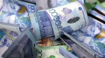 Как два казахстанца заработали на нелегальных займах больше 579 млн теңге