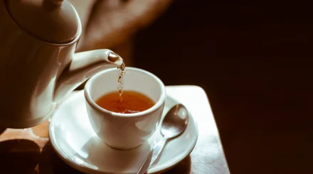 Шайдың құрамында бояғыш бар-жоғын қалай анықтауға болады?
