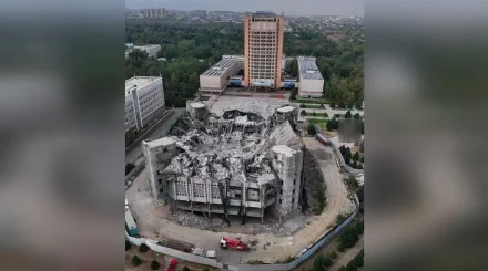 Крыша Дворца студентов обрушилась в Алматы: в КазНУ рассказали, что произошло