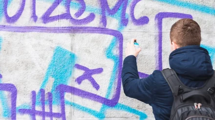 «Өнер мен вандализмді ажырату керек»: граффити қауымдастығы «Әділет» партиясының ұсынысын қолдады