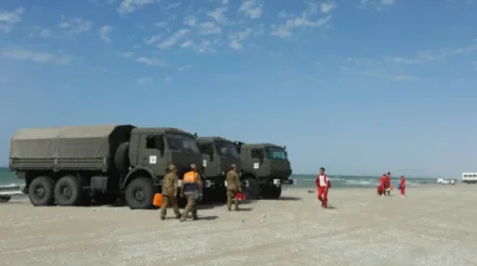 Тоқаев Каспийде қаза болған сарбаздардың туған-туыстарына көңіл айтты