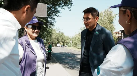 «Әсіресе қарттарға жақсы болды»: Алматыда халық көп шоғырланған шағын ауданның аялдамасы жаңарды