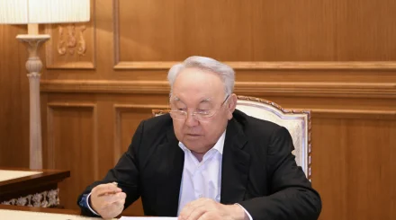 Назарбаев Каспийде қаза тапқан әскери қызметшілердің отбасыларына көңіл айтты