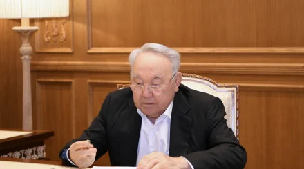 Назарбаев выразил соболезнования семьям погибших военных после трагедии на Каспии