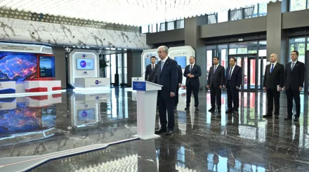 Қасым-Жомарт Тоқаев жүгері өңдеу зауытын іске қосу рәсіміне қатысты