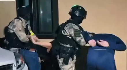 В Алматы задержали четверых подозреваемых в вымогательстве под видом сотрудников УБОП
